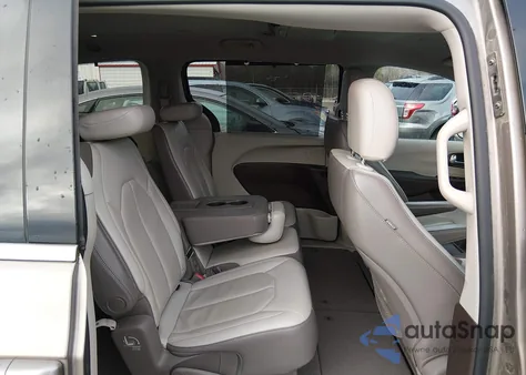 2018 Chrysler Pacifica Touring L из США, поврежденный, VIN 2C4RC1BG4JR107347